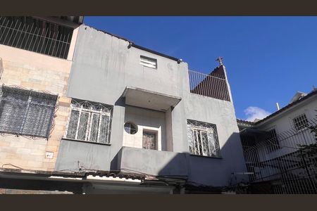 Casa à venda com 80m², 2 quartos e 1 vagaFachada