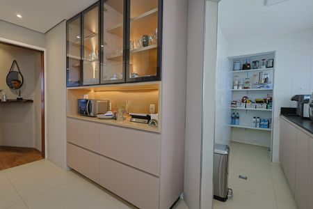 Apartamento à venda com 3 quartos, 177m² em Santa Efigênia, Belo Horizonte
