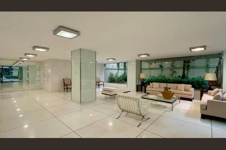 Hall de entrada de apartamento à venda com 3 quartos, 355m² em Cerqueira César, São Paulo