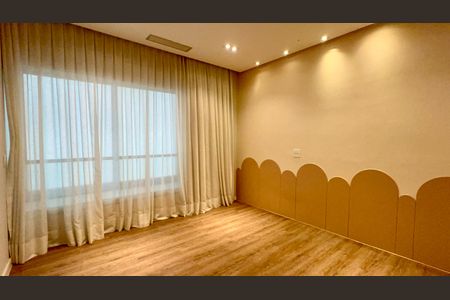 Apartamento à venda com 355m², 3 quartos e 5 vagas Apartamento à venda com 355m², 3 quartos e 5 vagasQuarto 2
