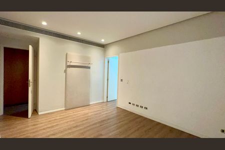 Apartamento à venda com 355m², 3 quartos e 5 vagas Apartamento à venda com 355m², 3 quartos e 5 vagasSuite