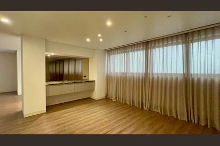 Apartamento à venda com 355m², 3 quartos e 5 vagas Apartamento à venda com 355m², 3 quartos e 5 vagasSala de Jantar