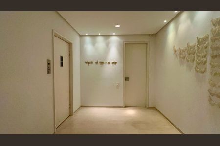 Apartamento à venda com 355m², 3 quartos e 5 vagas Apartamento à venda com 355m², 3 quartos e 5 vagasHall social