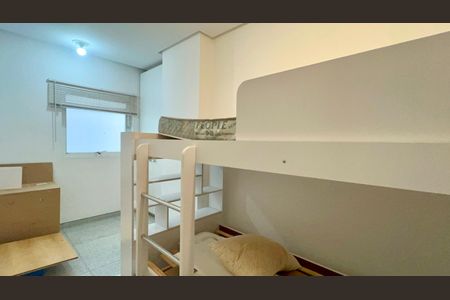 Apartamento à venda com 355m², 3 quartos e 5 vagas Apartamento à venda com 355m², 3 quartos e 5 vagasQuarto de Serviço