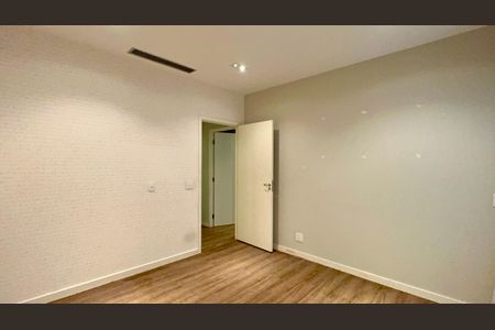 Apartamento à venda com 355m², 3 quartos e 5 vagas Apartamento à venda com 355m², 3 quartos e 5 vagasQuarto 2