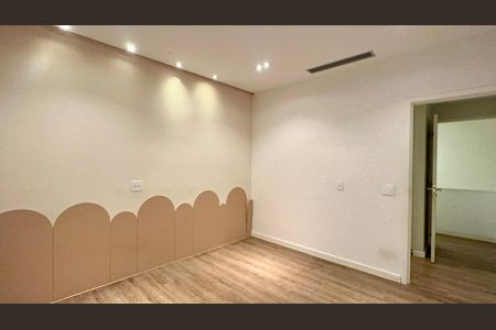 Apartamento à venda com 355m², 3 quartos e 5 vagas Apartamento à venda com 355m², 3 quartos e 5 vagasQuarto 2