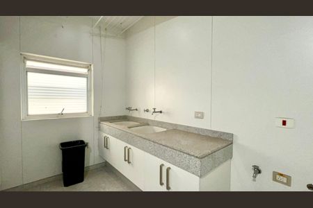 Apartamento à venda com 355m², 3 quartos e 5 vagas Apartamento à venda com 355m², 3 quartos e 5 vagasÁrea de Serviço