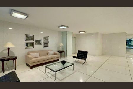 Apartamento à venda com 355m², 3 quartos e 5 vagas Apartamento à venda com 355m², 3 quartos e 5 vagasHall de entrada