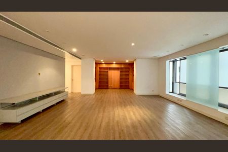 Apartamento à venda com 355m², 3 quartos e 5 vagas Apartamento à venda com 355m², 3 quartos e 5 vagasSala de TV