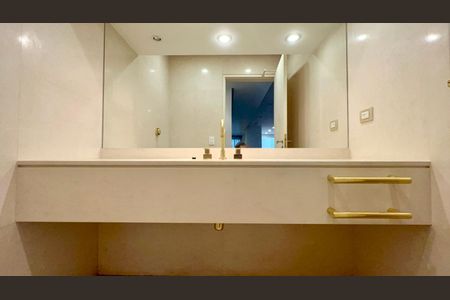 Apartamento à venda com 355m², 3 quartos e 5 vagas Apartamento à venda com 355m², 3 quartos e 5 vagasLavabo