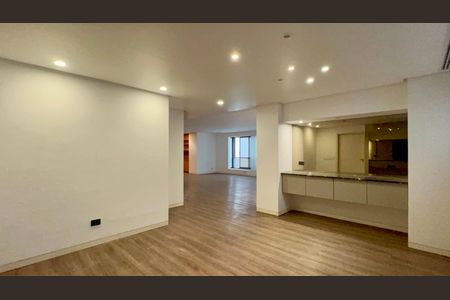 Apartamento à venda com 355m², 3 quartos e 5 vagas Apartamento à venda com 355m², 3 quartos e 5 vagasSala de Jantar