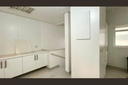Apartamento à venda com 355m², 3 quartos e 5 vagas Apartamento à venda com 355m², 3 quartos e 5 vagasÁrea de Serviço