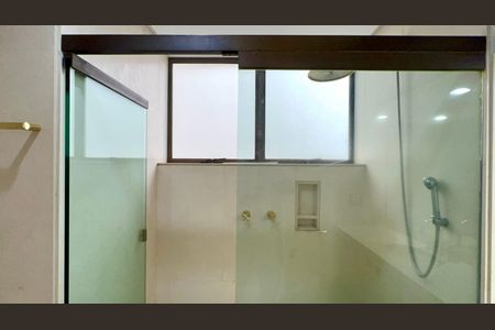 Apartamento à venda com 355m², 3 quartos e 5 vagas Apartamento à venda com 355m², 3 quartos e 5 vagasBanheiro