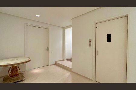 Hall social de apartamento à venda com 3 quartos, 355m² em Cerqueira César, São Paulo