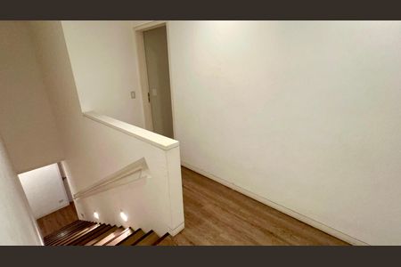 Apartamento à venda com 355m², 3 quartos e 5 vagas Apartamento à venda com 355m², 3 quartos e 5 vagasLiving