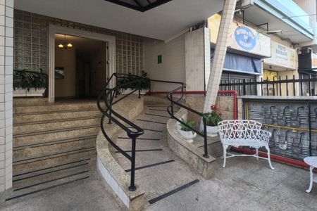 Área Comum - Entrada do Prédio de apartamento para alugar com 2 quartos, 117m² em Boqueirão, Santos