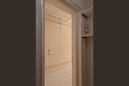 Banheiro de Serviço de apartamento para alugar com 2 quartos, 117m² em Boqueirão, Santos