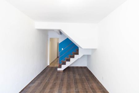 Casa para alugar com 90m², 2 quartos e 2 vagas Casa para alugar com 90m², 2 quartos e 2 vagasSala