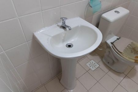 Casa para alugar com 90m², 2 quartos e 2 vagas Casa para alugar com 90m², 2 quartos e 2 vagasLavabo
