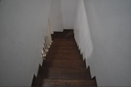 Casa à venda com 156m², 3 quartos e 2 vagasEscada