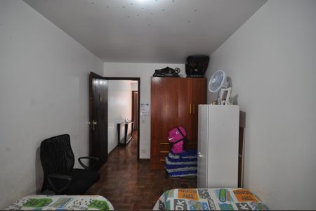 Casa à venda com 156m², 3 quartos e 2 vagasQuarto 2