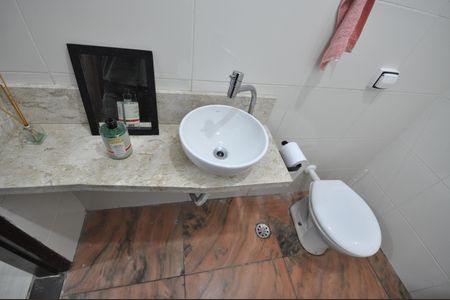 Casa à venda com 156m², 3 quartos e 2 vagasLavabo