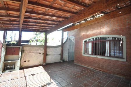 Garagem de casa à venda com 3 quartos, 156m² em Horto Florestal, São Paulo