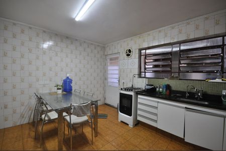 Casa à venda com 156m², 3 quartos e 2 vagasCozinha