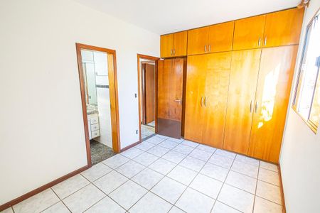 Apartamento para alugar com 128m², 3 quartos e 1 vaga Apartamento para alugar com 128m², 3 quartos e 1 vagaSuíte