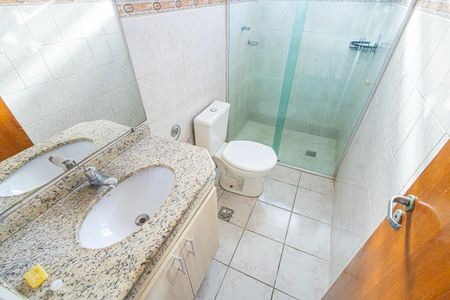 Banheiro de apartamento para alugar com 3 quartos, 128m² em Planalto, Belo Horizonte
