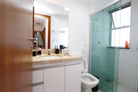 Banheiro da Suíte de apartamento à venda com 3 quartos, 85m² em Buritis, Belo Horizonte