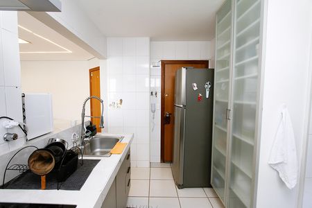 Cozinha de apartamento à venda com 3 quartos, 85m² em Buritis, Belo Horizonte