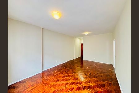 Apartamento à venda com 68m², 2 quartos e sem vaga