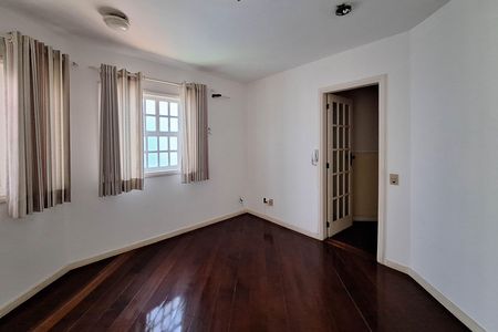 Casa de condomínio à venda com 350m², 5 quartos e 4 vagas Casa de condomínio à venda com 350m², 5 quartos e 4 vagasSala 3