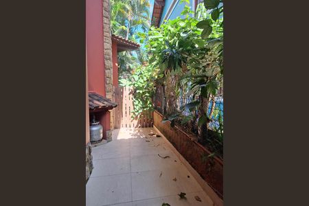 Casa de condomínio à venda com 350m², 5 quartos e 4 vagas Casa de condomínio à venda com 350m², 5 quartos e 4 vagasÁrea de Serviço