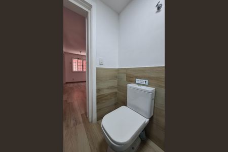 Casa de condomínio à venda com 350m², 5 quartos e 4 vagas Casa de condomínio à venda com 350m², 5 quartos e 4 vagasLavabo 2