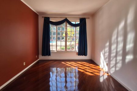 Sala 1 de casa de condomínio à venda com 5 quartos, 350m² em Itaipu, Niterói