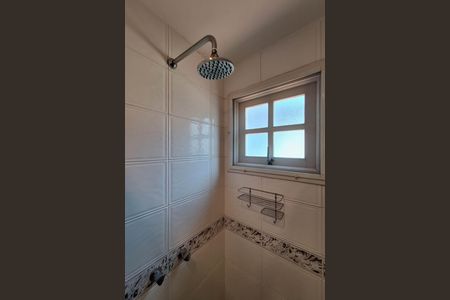 Casa de condomínio à venda com 350m², 5 quartos e 4 vagas Casa de condomínio à venda com 350m², 5 quartos e 4 vagasBanheiro da Suíte 2