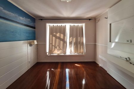 Casa de condomínio à venda com 350m², 5 quartos e 4 vagas Casa de condomínio à venda com 350m², 5 quartos e 4 vagasSuíte 1