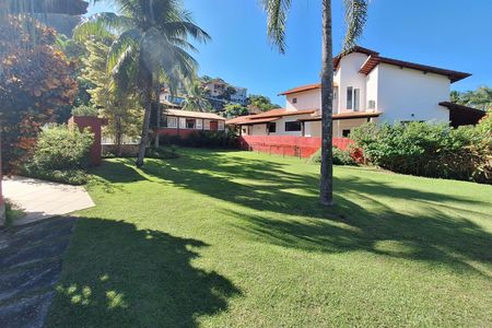 Casa de condomínio à venda com 350m², 5 quartos e 4 vagas Casa de condomínio à venda com 350m², 5 quartos e 4 vagasQuintal