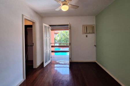 Casa de condomínio à venda com 350m², 5 quartos e 4 vagas Casa de condomínio à venda com 350m², 5 quartos e 4 vagasQuarto 2