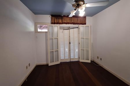 Casa de condomínio à venda com 350m², 5 quartos e 4 vagas Casa de condomínio à venda com 350m², 5 quartos e 4 vagasSuíte 2