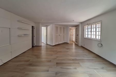 Sala 2 de casa de condomínio à venda com 5 quartos, 350m² em Itaipu, Niterói