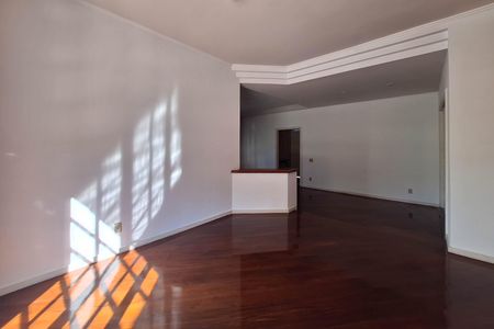 Casa de condomínio à venda com 350m², 5 quartos e 4 vagas Casa de condomínio à venda com 350m², 5 quartos e 4 vagasSala 1