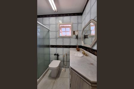 Casa de condomínio à venda com 350m², 5 quartos e 4 vagas Casa de condomínio à venda com 350m², 5 quartos e 4 vagasBanheiro
