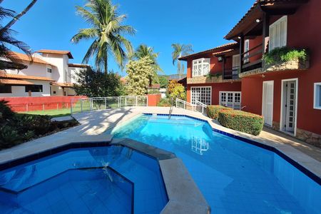 Casa de condomínio à venda com 350m², 5 quartos e 4 vagas Casa de condomínio à venda com 350m², 5 quartos e 4 vagasQuintal