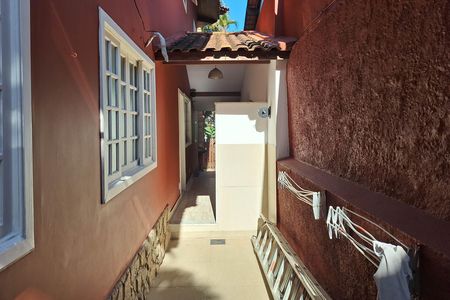 Casa de condomínio à venda com 350m², 5 quartos e 4 vagas Casa de condomínio à venda com 350m², 5 quartos e 4 vagasÁrea de Serviço