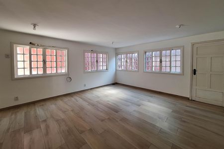 Casa de condomínio à venda com 350m², 5 quartos e 4 vagas Casa de condomínio à venda com 350m², 5 quartos e 4 vagasSala 2