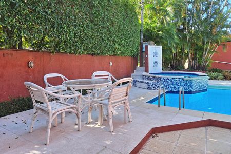 Casa de condomínio à venda com 350m², 5 quartos e 4 vagas Casa de condomínio à venda com 350m², 5 quartos e 4 vagasQuintal