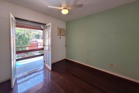 Casa de condomínio à venda com 350m², 5 quartos e 4 vagas Casa de condomínio à venda com 350m², 5 quartos e 4 vagasQuarto 2